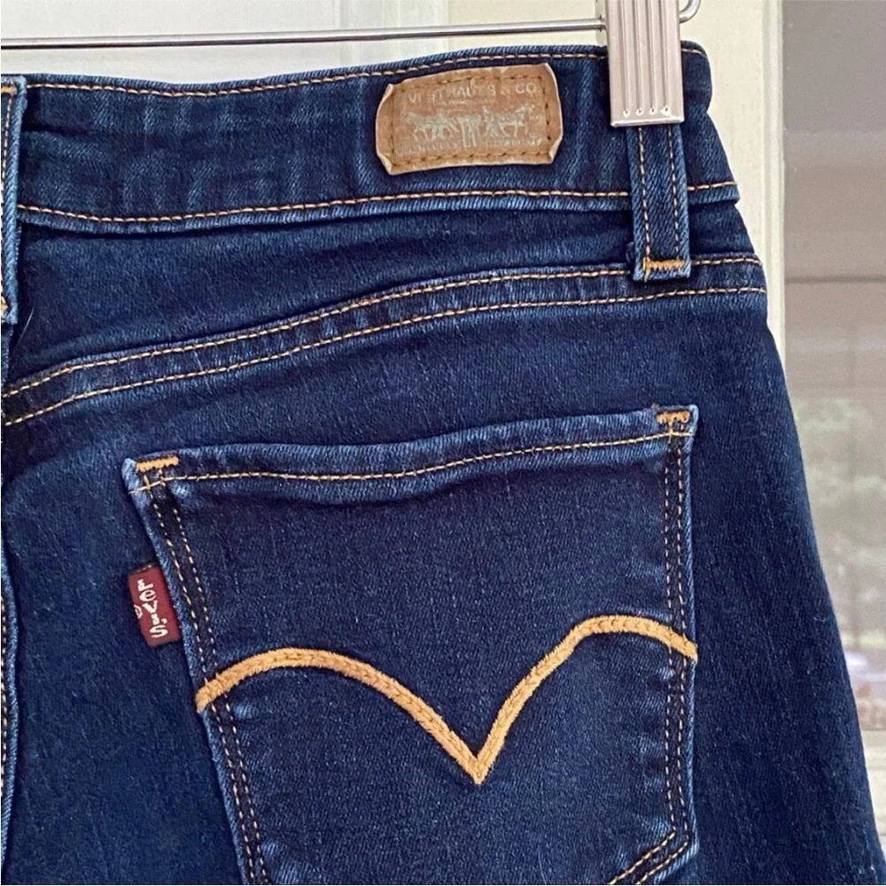 Levi's Jeans - Picture 12 of 13